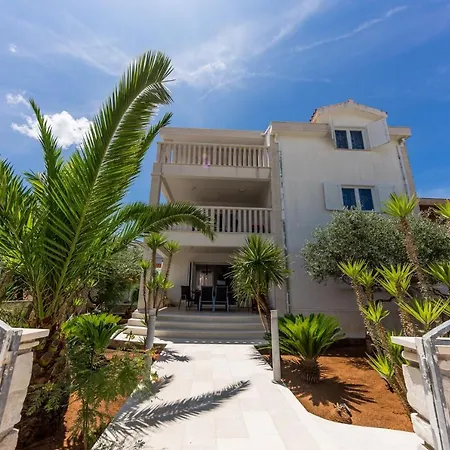 Arbanija 14825b Apartament *