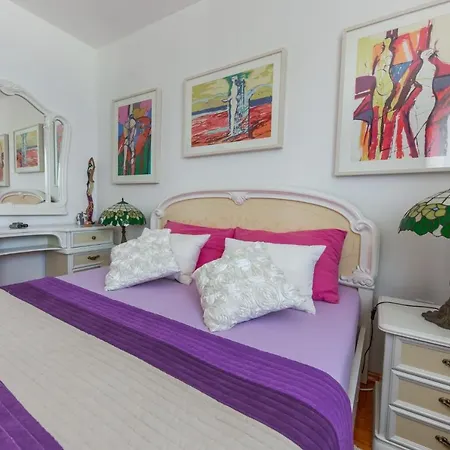 Apartment Arbanija 14825b