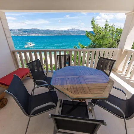 Apartment Arbanija 14825b Trogir