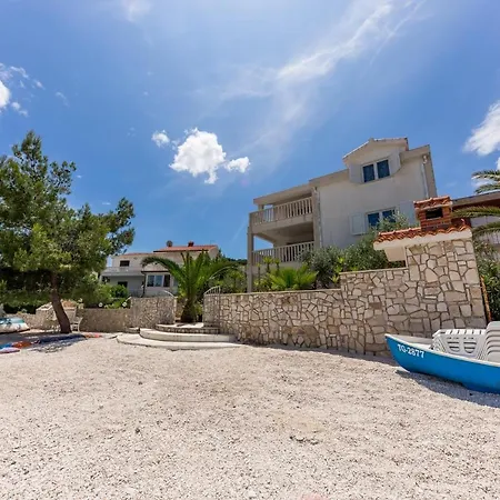 Arbanija 14825b Apartment
