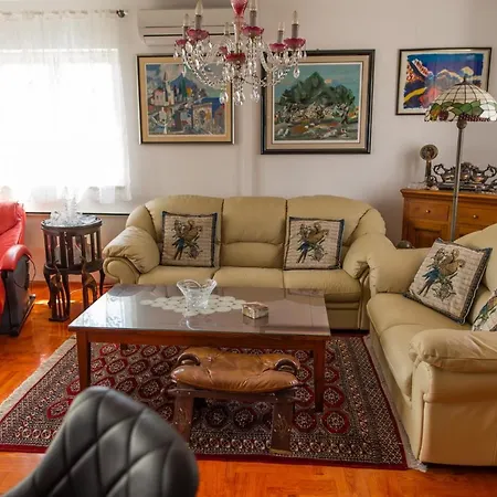 Arbanija 14825b Τρογκίρ