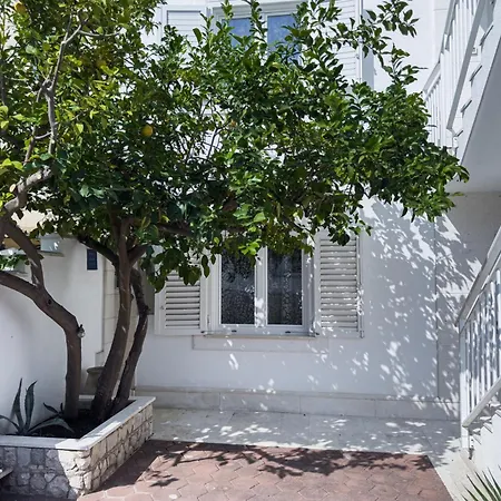 Διαμέρισμα Arbanija 14825b