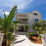 Arbanija 14825b Apartman *